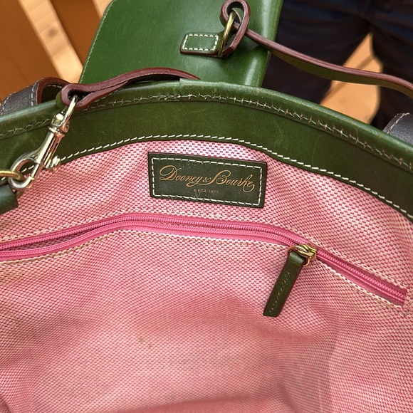 Dooney & Bourke Giraffe Canvas Shoulder Bag Purse Tote with Green Leather Trim - Picture 11 of 16